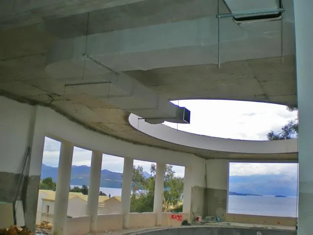 Luftkanalnetz fur Entfeuchtung im Innenpool