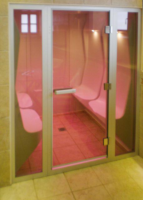 Bagno di vapore con possibilità di aromaterapia e illuminazione di alternanza di colori