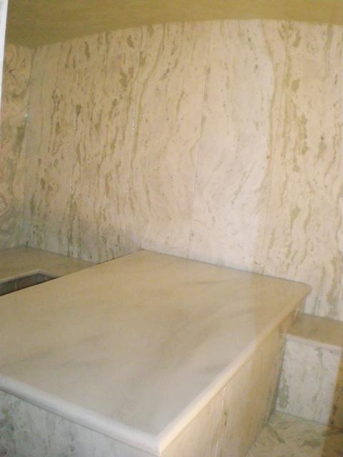 Τελική μορφή του χαμάμ μετά την επένδυση μαρμάρου	