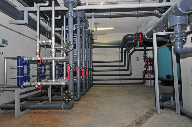 Εγκατάσταση θέρμανσης νερού σε κολυμβητήριο ολυμπιακών διαστάσεων